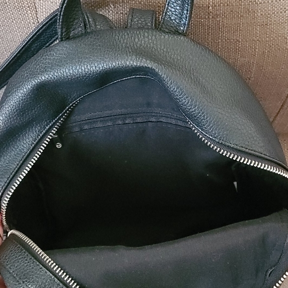 Backpack - Picture 3 of 3